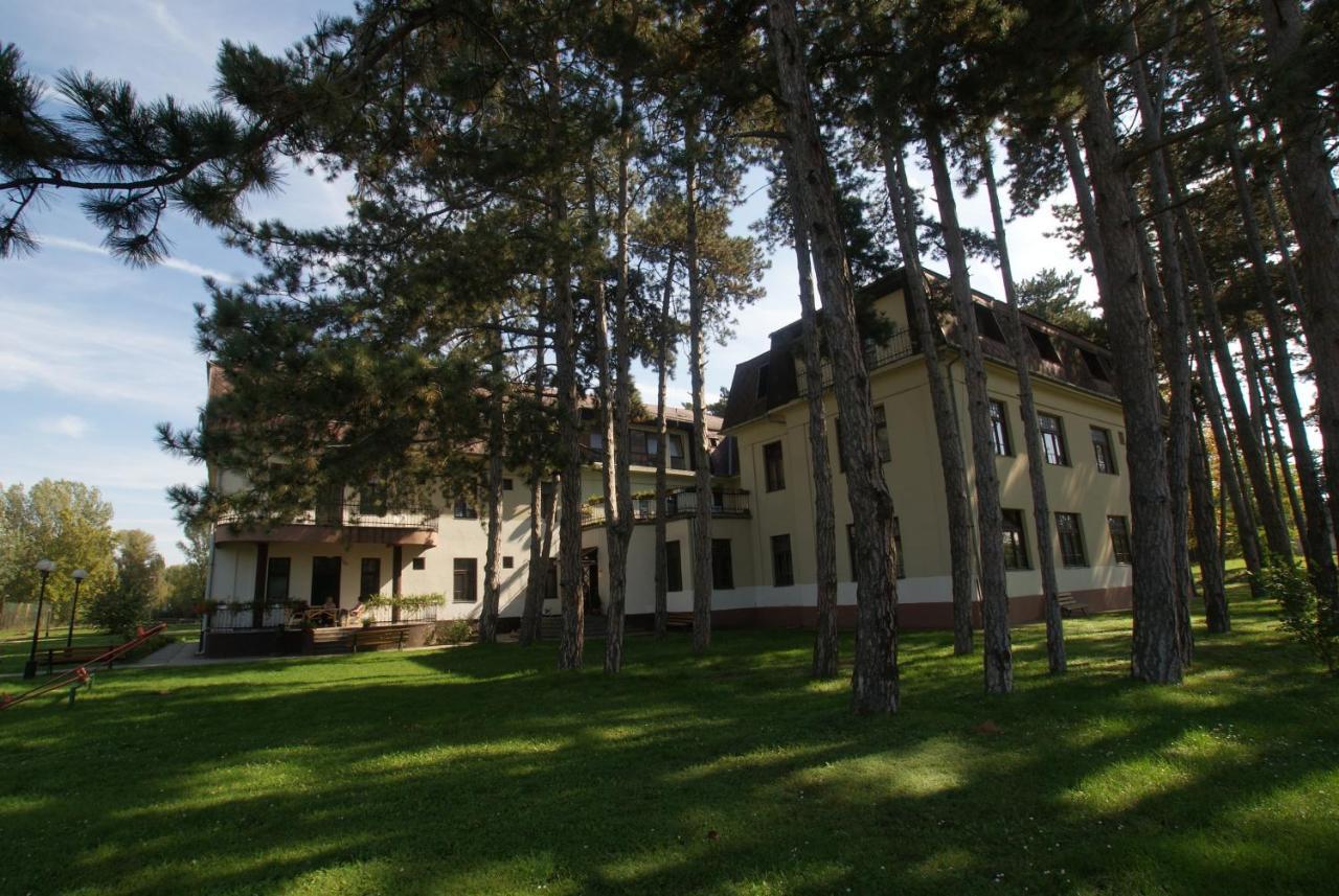 Hotel Stella Siofok Luaran gambar